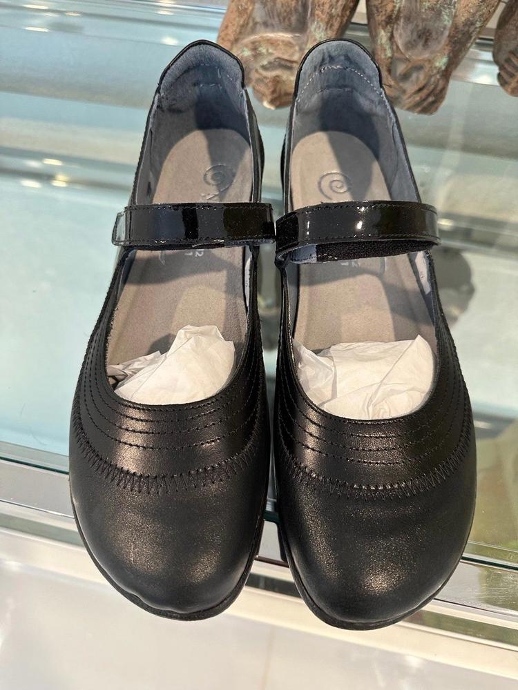 NAOT Kirei leather Maryjanes NEW in box (black leather) size 42